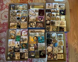 Costume Jewelry - Brooches, Necklaces, Bracelets, Earrings