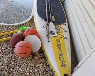 Inflatable SUP with paddles