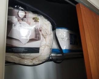 Comforters & bedding