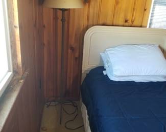 Floor lamp