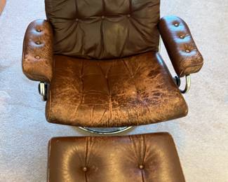 Mid Century Modern Lounge Chair with Ottoman