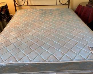 Serta queen mattress set