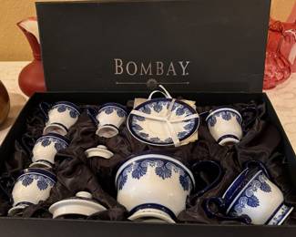 BOMBAY CO blue and white tea set in gift box