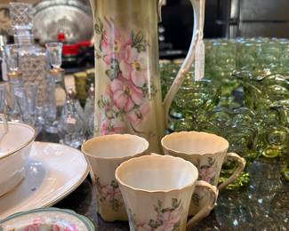 Nippon chocolate pot and cuos