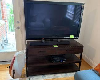 55 inch Panasonic TV - $75
Yamaha Sound Bar -$75
Tv stand - $50
All 3 for $150