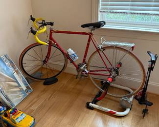 1986 Club Fuji Bike and accessories- $275