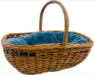 Prestige Wicker Pet Bed