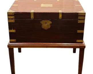 19th Century Mahogany Campaign Desk On Custom Stand - Interior Fittings & Compartments - Brass