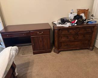 Desk, 3 Drawer Dresser