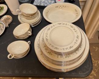 Lenox Dish Set