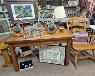 Primitive oak desk w/ oak top and drawer