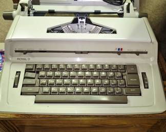 Vintage electric Royal Jupiter 10 typewriter 