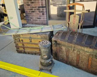 Much rustic items and decor