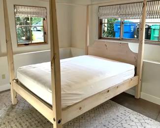 Pine Wood Pencil Post Bed