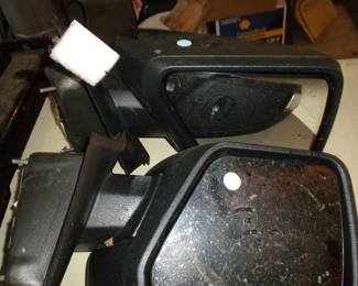 2 heavy duty side truck mirrors. New