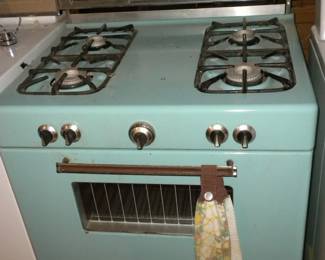 vintage tourquoise gas stove. great shape