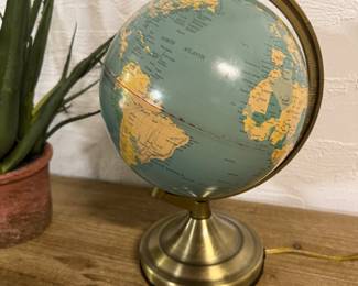 Great little night light globe