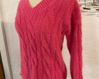 Soft pink sweater Large