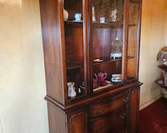 Display hutch