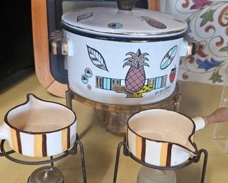 Vintage Fondue pot