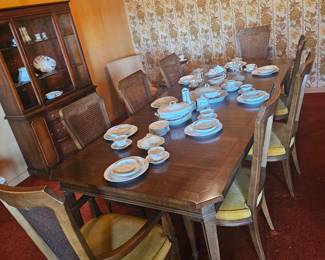 Elegant dining room set for the holidays 