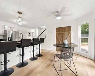 craft table and chairs