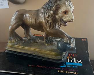Antique Lion Chalkware~ $60.00