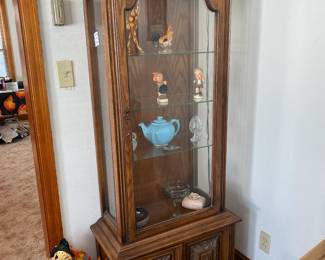 CURIO CABINET (LIGHTED)