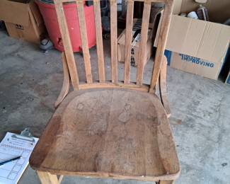 TEACHER'S DESK CHAIR