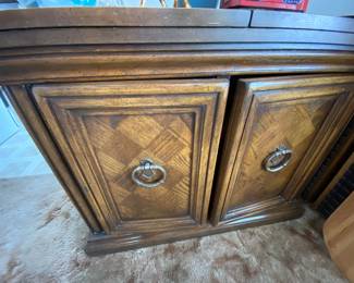 SADIK'S SERVING TABLE