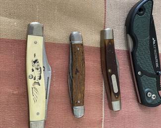 SCHRADE SCRIMSHAW 503 LINERLOCK TRAPPER KNIFE; KABAR PEANUT 1019; OLD TIMER; OUTDOOR EDGE FOLDING KNIFE