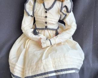 Gorgeous ‘Exclusively Yours’ Marilou Doll * 4951/5000 By Jan Mclean
