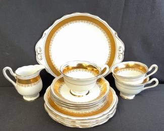 Royal Albert ‘ Regency ‘ China Pieces * Teacups, Saucers , Plates