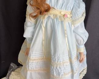 NEW ‘World Gallery’ Martha Doll * 753/2000 By Thelma Resch