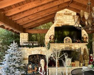 Backard FULL of seasonal decor!!!!!