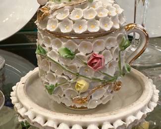 Meissen cup and saucer (chip on lid)