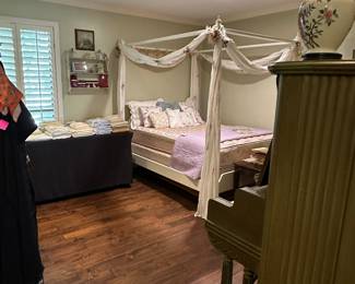Another bedroom full !
