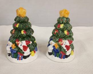 Christmas Tree Salt and Pepper Shakers	