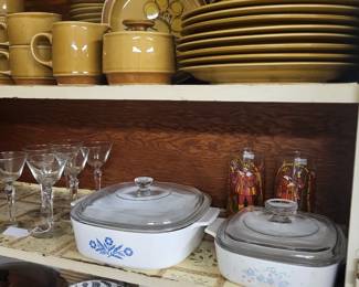 Fashion Manor Stoneware,
Pyrex