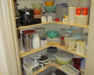 Look at all this vintage Tupperware