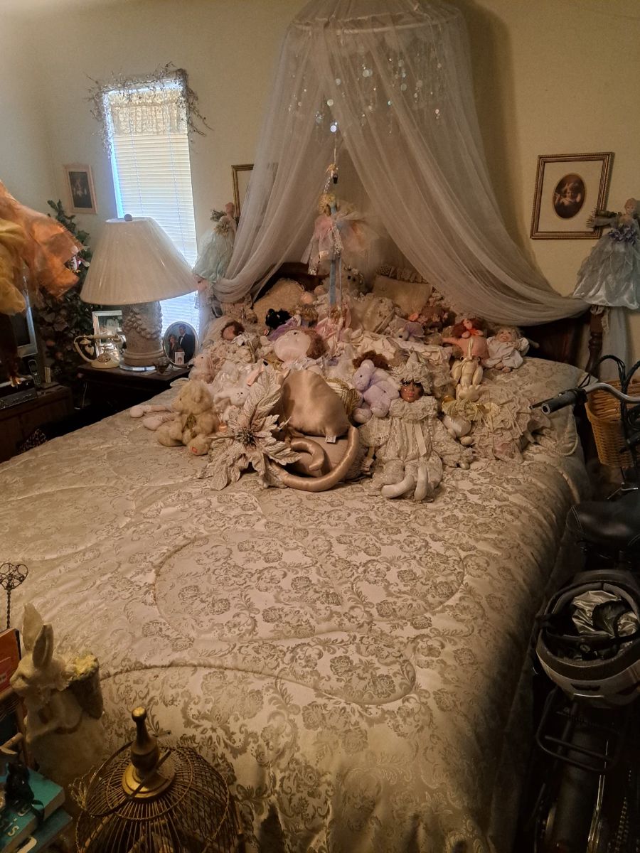 Vintage Dolls and Clowns