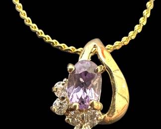 Gold Tone Pendant Necklace