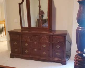 Dresser and Mirror for QueenSize Bedroom Set
