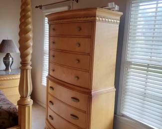 Tall Chest for Kingsize Bedroom Set