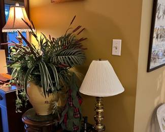 Plant Stand, Faux plant, lamp