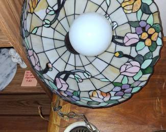 Tiffany Style hanging lamp with single light.