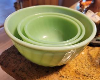 Jadeite Mixing Bowl Set