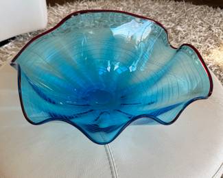 Hand-Blown Glass Bowl in the Style of Chihuly - 2 Available. Large Measures 18" x 13" x 6.5" H. Medium Measures 14" x 11.5" x 6" H. Photo 3 of 3.