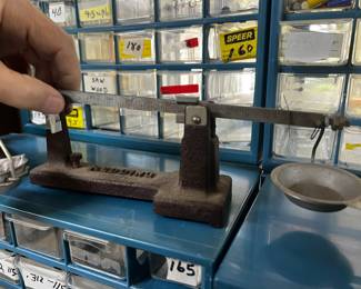 Powder reloading scales