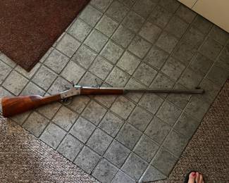 Gun replica
